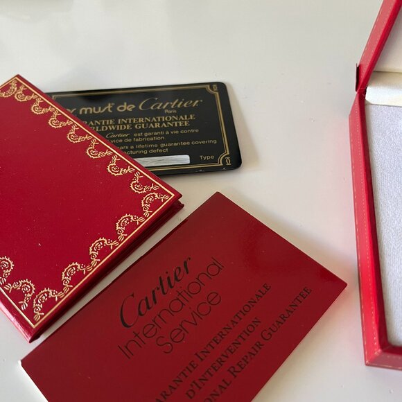 CARTIER - 18 CARAT GOLD VINTAGE LIGHTER - WITH NAVY/RED LAQUER STRIPES. - Picture 3 of 7